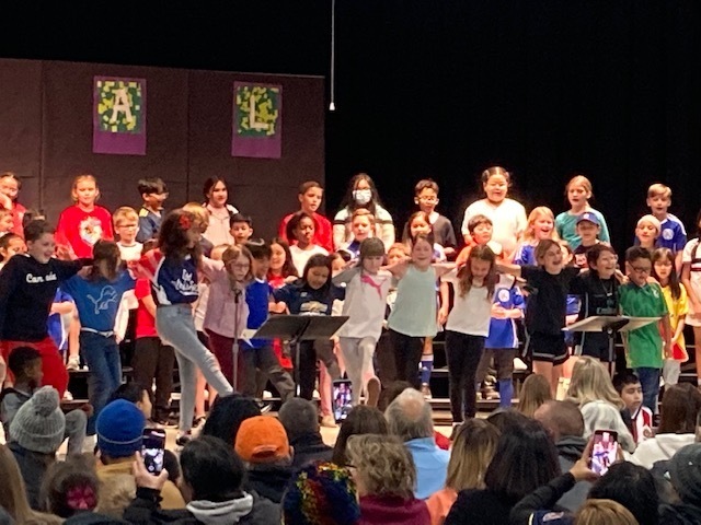 4th Grade Music Concert on the stage