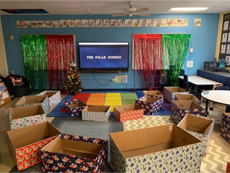 EC getting ready to watch #ThePolarExpress